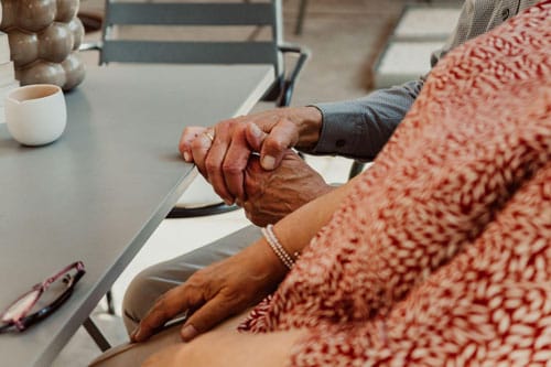 Mantelzorg raakt ons allemaal en daar mogen we best bij stilstaan